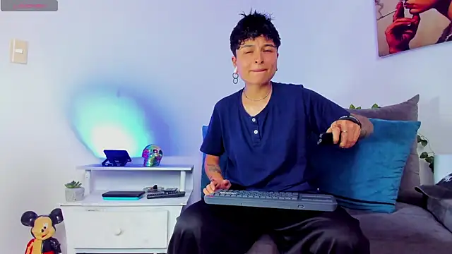 Snapshot of ZuryRamirez_ chatting on 6, 2, 2025 ZuryRamirez  online show from 6, 2, 2025