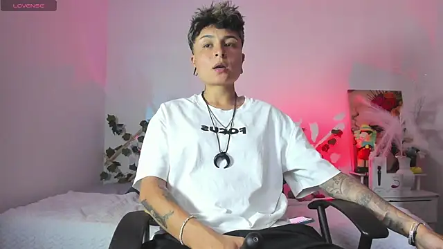 Snapshot of ZuryRamirez_ chatting on 20, 3, 2025 ZuryRamirez  online show from 20, 3, 2025