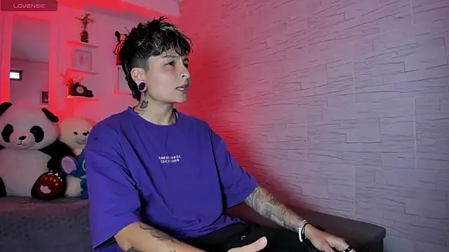 Snapshot of ZuryRamirez_ chatting on 18, 9, 2025 ZuryRamirez  online show from 18, 9, 2025