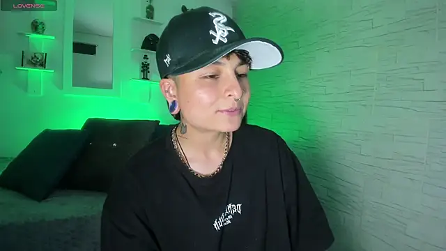 Snapshot of ZuryRamirez_ chatting on 11, 10, 2025 ZuryRamirez  online show from 11, 10, 2025