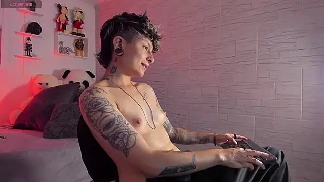 Snapshot of ZuryRamirez_ chatting on 16, 10, 2025 ZuryRamirez  online show from 16, 10, 2025