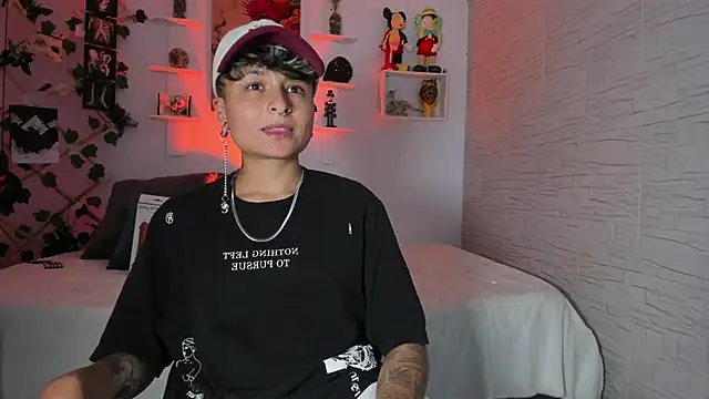 Snapshot of ZuryRamirez_ chatting on 24, 10, 2025 ZuryRamirez  online show from 24, 10, 2025