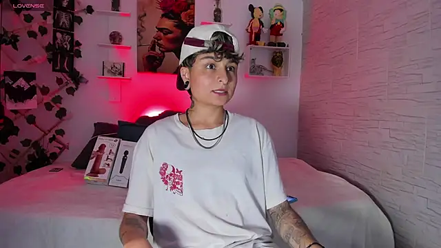 Snapshot of ZuryRamirez_ chatting on 26, 10, 2025 ZuryRamirez  online show from 26, 10, 2025