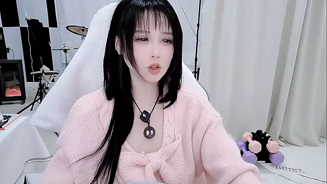 Vaness-a online show from 5, 4, 2026