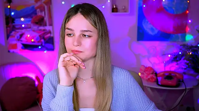 Snapshot of DeboraLarson chatting on 7, 2, 2025 DeboraLarson online show from 7, 2, 2025