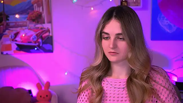 Snapshot of DeboraLarson chatting on 18, 2, 2025 DeboraLarson online show from 18, 2, 2025