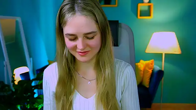 Snapshot of DeboraLarson chatting on 9, 3, 2025 DeboraLarson online show from 9, 3, 2025