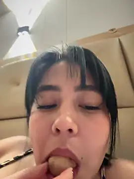 Snapshot of darsha_90 chatting on 4, 3, 2025 darsha 90 online show from 4, 3, 2025