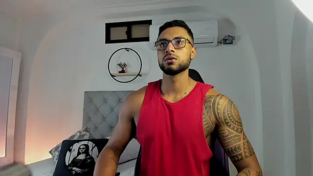 LiamGarcia1 online show from 18, 1, 2025