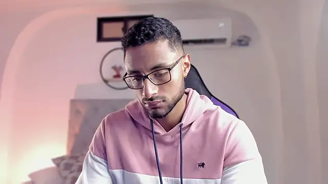 LiamGarcia1 online show from 19, 1, 2025