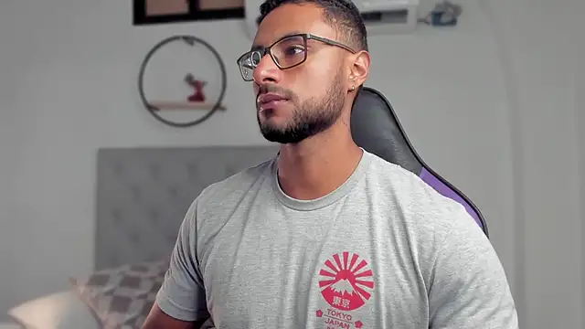 LiamGarcia1 online show from 30, 1, 2025