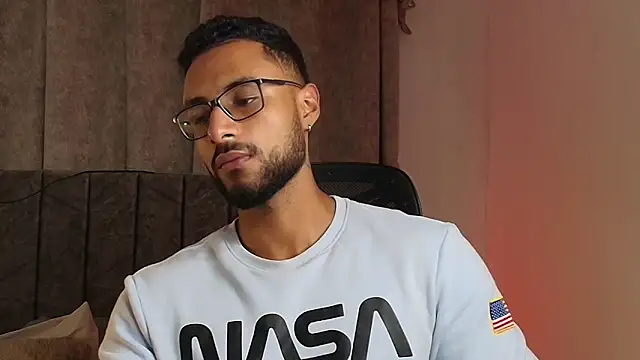 LiamGarcia1 online show from 13, 2, 2025