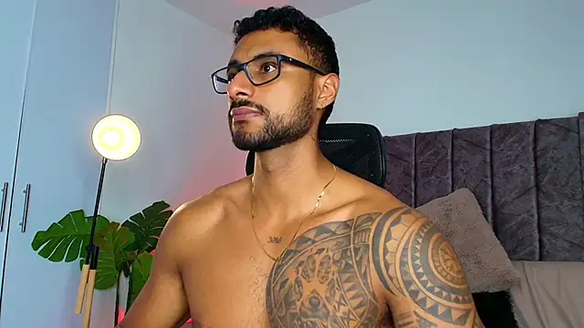 LiamGarcia1 online show from 11, 11, 2025