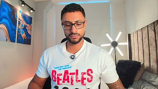 LiamGarcia1 online show from 25, 5, 2026