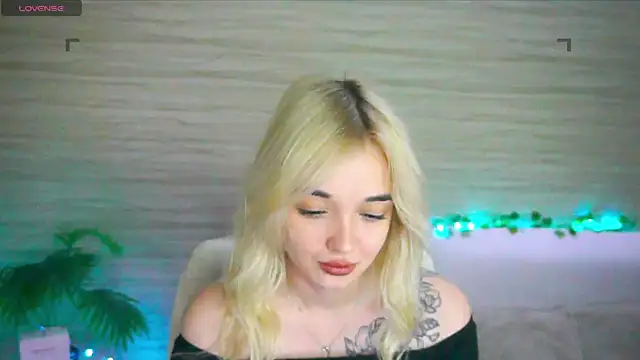 Ashley S online show from 25, 10, 2025