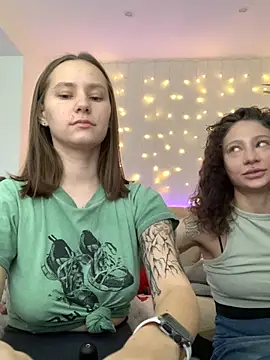 HotCaramellsTV online show from 7, 10, 2025