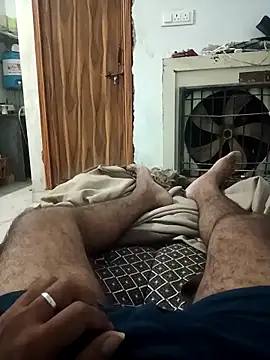 pintuS40 online show from 26, 10, 2025