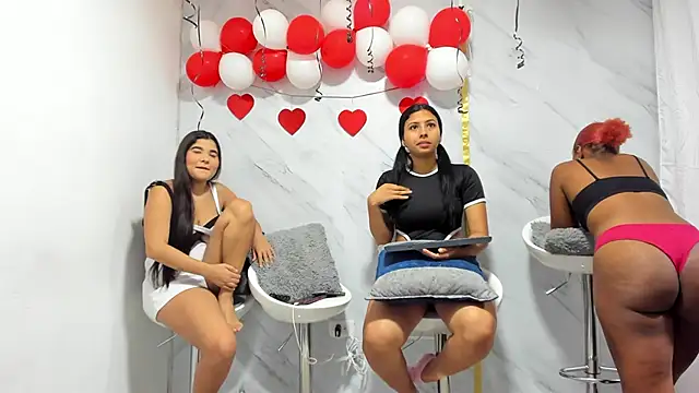 Candyscouples online show from 17, 2, 2025