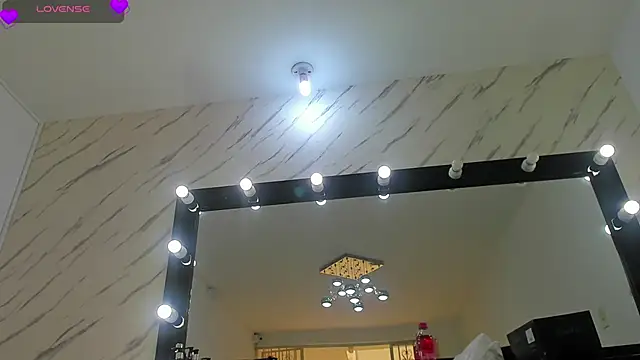 ElisabethMassey online show from 28, 10, 2025