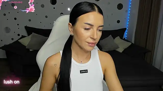 Snapshot of Just_Mira_ chatting on 23, 9, 2025 Just Mira online show from 23, 9, 2025