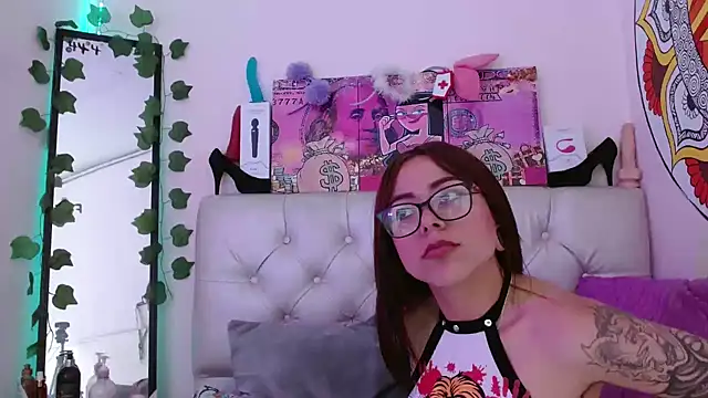 sarawiliamx online show from 18, 2, 2025