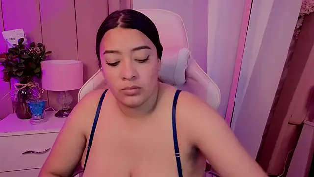 MollyBigBoobs12 online show from 3, 3, 2026