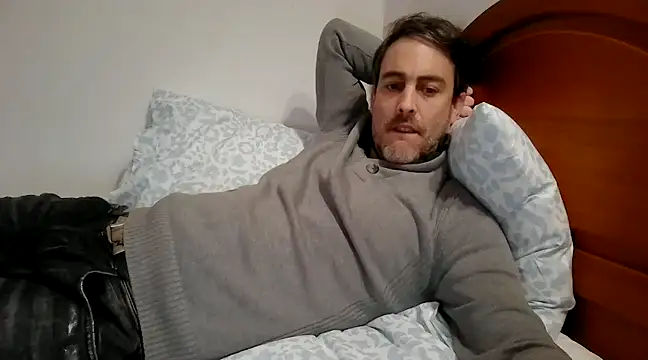 Snapshot of basquehotboy chatting on 27, 12, 2024 basquehotboy online show from 27, 12, 2024