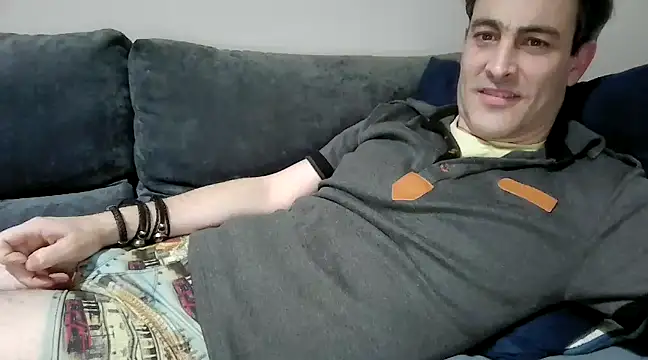 Snapshot of basquehotboy chatting on 30, 12, 2024 basquehotboy online show from 30, 12, 2024