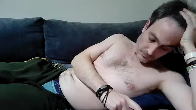 Snapshot of basquehotboy chatting on 19, 1, 2025 basquehotboy online show from 19, 1, 2025