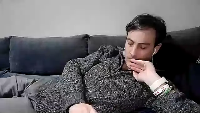 Snapshot of basquehotboy chatting on 27, 1, 2025 basquehotboy online show from 27, 1, 2025