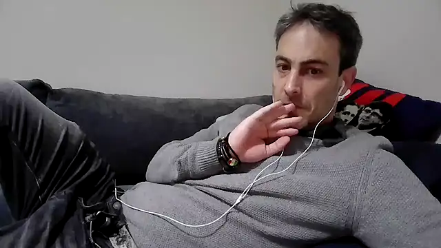 Snapshot of basquehotboy chatting on 6, 2, 2025 basquehotboy online show from 6, 2, 2025