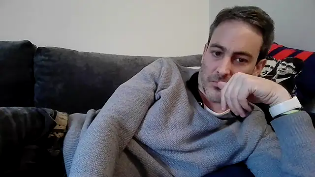 Snapshot of basquehotboy chatting on 8, 2, 2025 basquehotboy online show from 8, 2, 2025