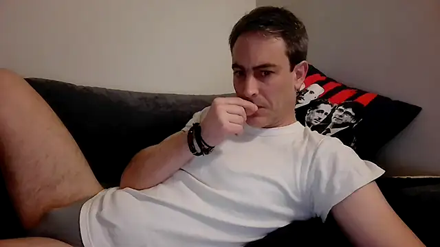 Snapshot of basquehotboy chatting on 8, 2, 2025 basquehotboy online show from 8, 2, 2025