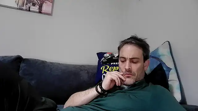 Snapshot of basquehotboy chatting on 25, 2, 2025 basquehotboy online show from 25, 2, 2025