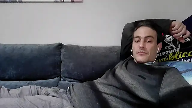 Snapshot of basquehotboy chatting on 27, 2, 2025 basquehotboy online show from 27, 2, 2025