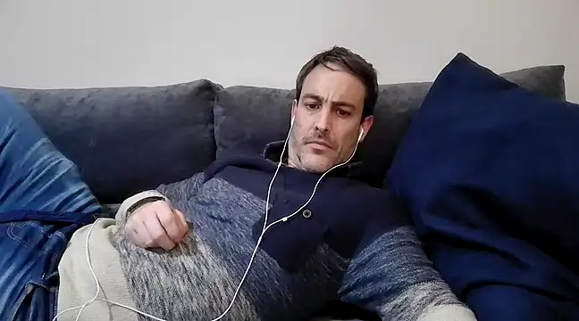 Snapshot of basquehotboy chatting on 14, 3, 2025 basquehotboy online show from 14, 3, 2025