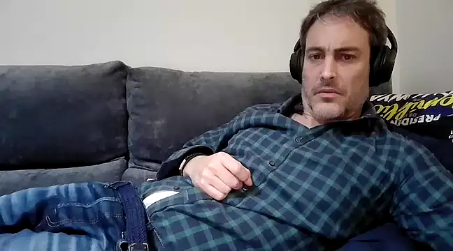 Snapshot of basquehotboy chatting on 15, 3, 2025 basquehotboy online show from 15, 3, 2025