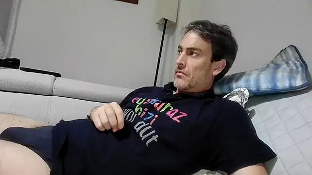 Snapshot of basquehotboy chatting on 9, 9, 2025 basquehotboy online show from 9, 9, 2025