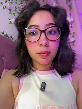 Snapshot of anni_ross chatting on 14, 7, 2026 anni ross online show from 14, 7, 2026