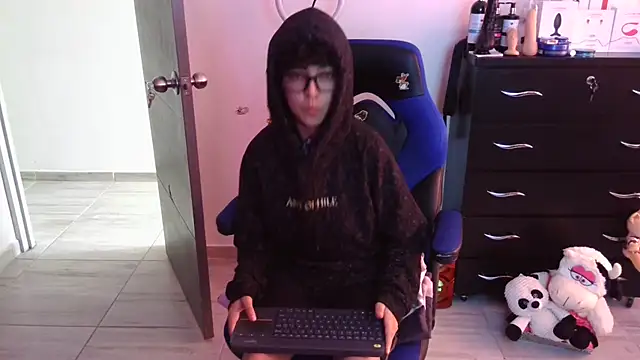 thomascooper7 online show from 10, 2, 2026