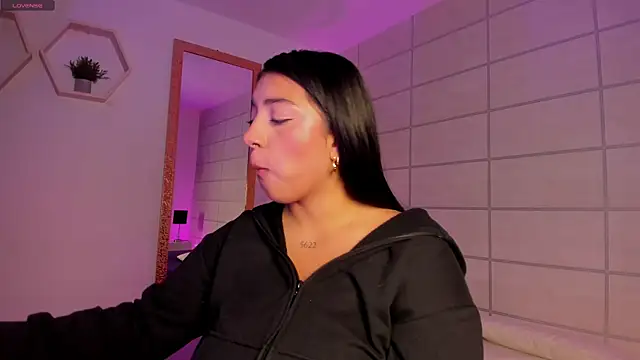 Christine Laam online show from 18, 4, 2026