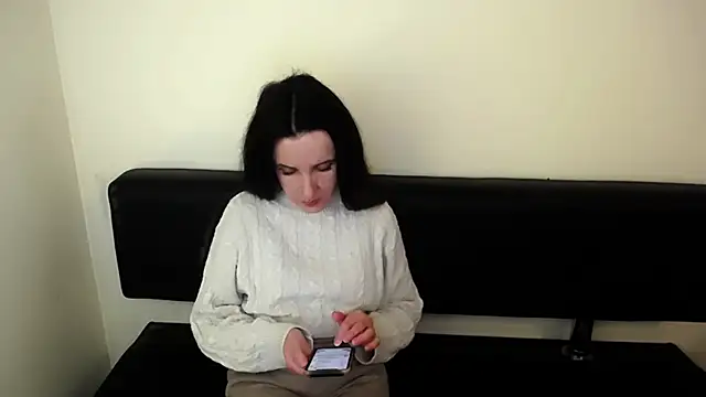 LaimaV  online show from 13, 10, 2025