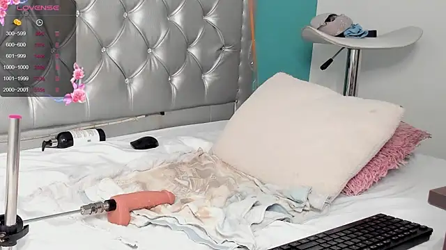 Snapshot of GinaKurt chatting on 30, 12, 2024 GinaKurt online show from 30, 12, 2024