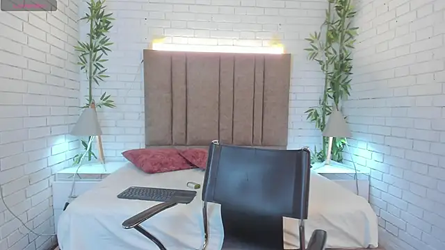 Caro Garcia online show from 7, 2, 2025