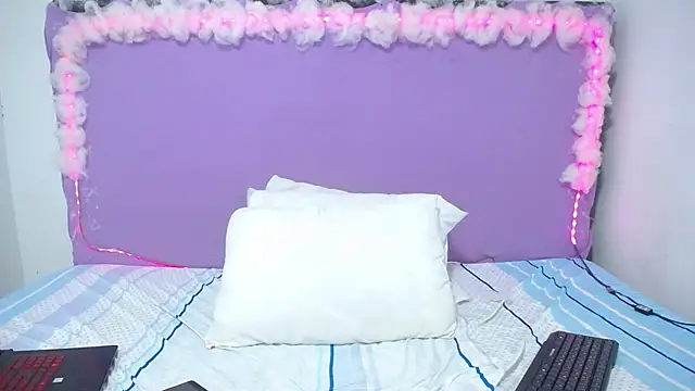 Snapshot of Amberhernandez chatting on 14, 1, 2025 Amberhernandez online show from 14, 1, 2025