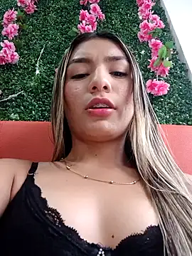 Snapshot of GIRL_DONCELLA chatting on 7, 2, 2025 GIRL DONCELLA online show from 7, 2, 2025