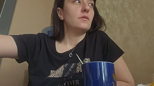 Snapshot of AlejandraDelaney chatting on 25, 4, 2026 AlejandraDelaney online show from 25, 4, 2026