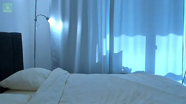 erika hoiree online show from 14, 4, 2026