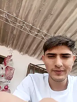 Snapshot of PhilipRich chatting on 17, 12, 2025 PhilipRich online show from 17, 12, 2025