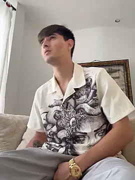 Snapshot of PhilipRich chatting on 4, 4, 2026 PhilipRich online show from 4, 4, 2026